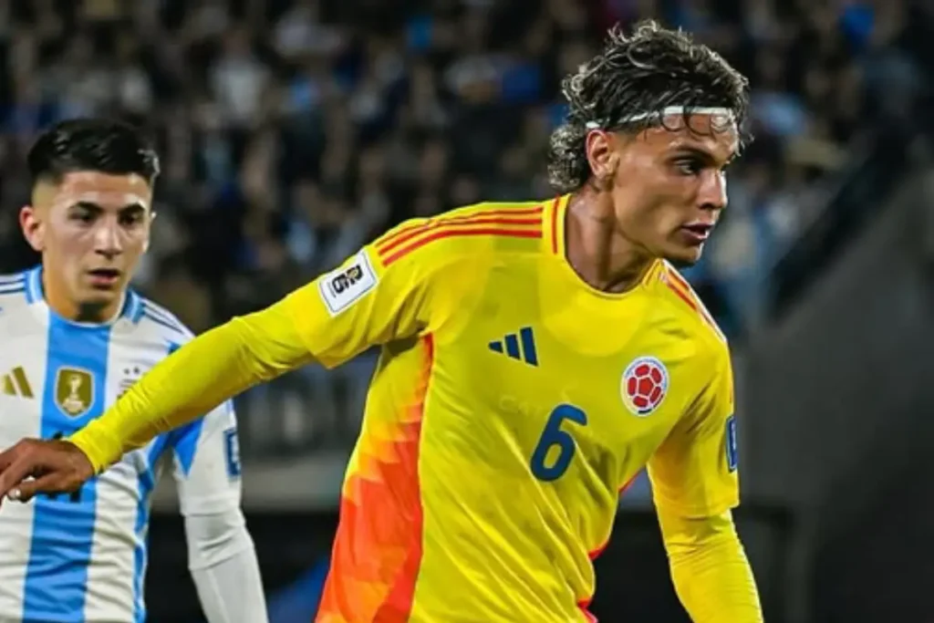 Imagem do jogador Richard Ríos em ação pela Colômbia. Foto: Seleção Colombiana/Instagram