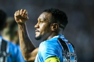 Imagem do jogador Edenílson comemorando gol pelo Grêmio. Foto: Lucas Uebel/Gremio FBPA