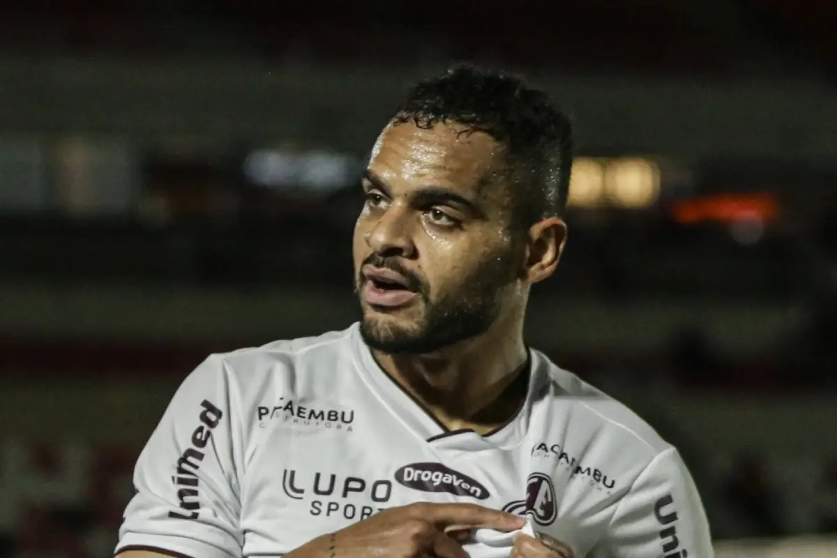 Ferroviária x Chapecoense ao vivo (09/10): onde assistir, escalações e palpites